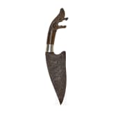 A bendo (knife for harvesting the sugar cane palm), Java, around 1900