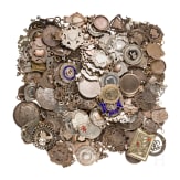 Ca. 100 pendants