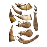 Acht Pulverflaschen und ein Schrotbeutel, deutsch, 18./19. Jhdt.