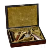 Kleiner Pistolenkasten mit Zubeh&ouml;r, 1. H&auml;lfte 19. Jhdt.