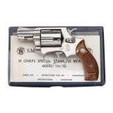 Smith & Wesson Mod. 60, "The Chief's Special Stainless", im Karton