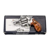 Smith & Wesson Mod. 686, "The .357 Distinguished Combat Magnum Stainless", im Karton