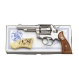 Smith & Wesson Mod. 64, "The .38 M & P Stainless", im Karton