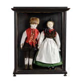 Schaukasten mit Puppenpaar in schwäbischer Tracht, um 1830/40