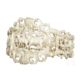 Jagdliches Elfenbein-Armband mit Mikroschnitzerei, Erbach, Umkreis Ernst Kehrer, um 1840/50