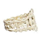 Jagdliches Elfenbein-Armband mit Mikroschnitzerei, Erbach, Umkreis Ernst Kehrer, um 1840/50