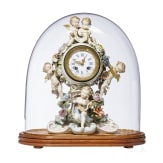 Tischuhr mit Porzellangeh&auml;use, Th&uuml;ringen, um 1900