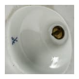 Vase im Stil des Empire, dazu eine Skulpturengruppe, deutsch, 20. Jhdt.