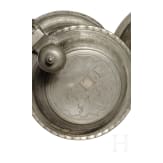 Zwei gravierte Walzenkr&uuml;ge aus Zinn, Bayern, datiert 1715 und 1720