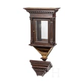 Kleine H&auml;ngevitrine mit Geheimf&auml;chern, deutsch, um 1880