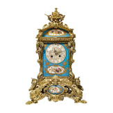 Bronze-Pendule mit S&egrave;vres-Porzellaneinlagen, Frankreich, 2. H&auml;lfte 19. Jhdt.