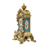 Bronze-Pendule mit S&egrave;vres-Porzellaneinlagen, Frankreich, 2. H&auml;lfte 19. Jhdt.