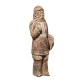 Tonfigur eines Kriegers mit Schild, China