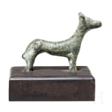 Eindrucksvolle Bronzestatuette eines Hundes, &ouml;stlicher Mittelmeerraum, 1. Jtsd. v. Chr.