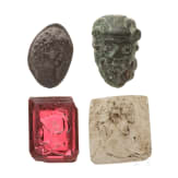 Ein Miniatur-Satyrkopf aus Bronze, eine Gemme mit Minervakopf und zwei geschnittene Steine, r&ouml;misch, 1. - 3. Jhdt.