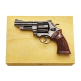 Smith & Wesson Mod. 29-2, "The .44 Magnum", in Kiste