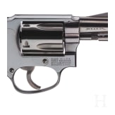 Smith & Wesson Mod. 49, "The Bodyguard", im Karton