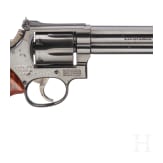 Smith & Wesson Mod. 586, "The .357 Distinguished Combat Magnum", im Karton