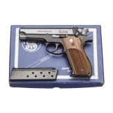 Smith & Wesson Mod. 39, "First Generation DA 9 mm", in box