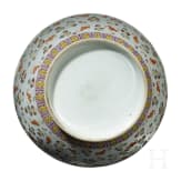 Ein fast identisches Paar Fledermaus-Vasen, China, Kuang Hsu-Periode, 20. Jhdt.
