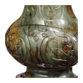 Jadevase im archaischen Stil, China, späte Qing-Dynastie, 19. - frühes 20. Jhdt.