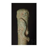 Bronzearmfragment und Keule auf Sockel, römisch, 1. - 2. Jhdt.