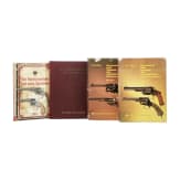 Vier B&uuml;cher zum Thema Milit&auml;rrevolver