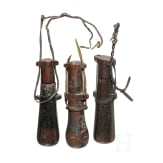 Drei h&ouml;lzerne Kartuschbeh&auml;lter von einem Bandelier, deutsch, 17. Jhdt.