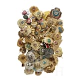 Sammlung von etwa 280 Auszeichnungen, Kleinabzeichen und Kokarden, Sowjetunion/Russland, 1940 - 1995