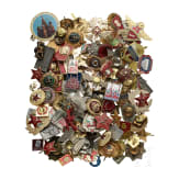 Sammlung von etwa 280 Auszeichnungen, Kleinabzeichen und Kokarden, Sowjetunion/Russland, 1940 - 1995