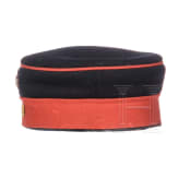 Zwei Uniformr&ouml;cke, Hose und Feldm&uuml;tze, 19./20. Jhdt.