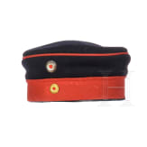 Zwei Uniformr&ouml;cke, Hose und Feldm&uuml;tze, 19./20. Jhdt.
