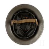 Zwei Stahlhelme Mk II, Gro&szlig;britannien, 1938 - 1939