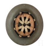 Zwei Stahlhelme Mk II, Gro&szlig;britannien, 1940er Jahre