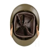 Zwei Stahlhelme M 26 (Adrian), Frankreich