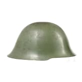 Zwei Stahlhelme mit rotem Stern, Jugoslawien, 1940er - 1960er Jahre