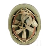 Zwei Stahlhelme mit rotem Stern, Jugoslawien, 1940er - 1960er Jahre