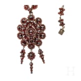 Collier und Anh&auml;nger mit b&ouml;hmischen Granaten, um 1880/1900