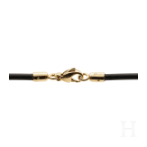 Kette mit Goldelementen und Gold-Anh&auml;nger