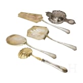 Silbernes Set von Geb&auml;ckschaufel, Torten- und Spargelheber sowie Teesieb und Schauml&ouml;ffel, deutsch, fr&uuml;hes 20. Jhdt.