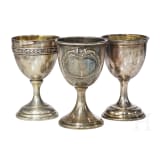 F&uuml;nf silberne Gew&uuml;rzsch&auml;lchen, drei Eier- und zwei Schnapsbecher, deutsch, um 1890/1900
