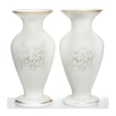 Zwei Milchglasvasen, um 1900