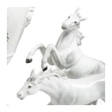 Vase im Stil des Empire, dazu eine Skulpturengruppe, deutsch, 20. Jhdt.
