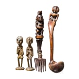 H&ouml;lzernes Besteck, zwei kleine Bronzefiguren, Afrika um 1900