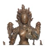 Bronzestatuette der sitzenden Tara auf Sockel, China, 19. oder fr&uuml;hes 20. Jhdt.