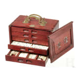Kabinett mit Mahjong-Steinen, China, 19. Jhdt.