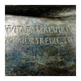 Bronzeurne mit kalligraphisch ausgefeiltem, tiefsinnigem Epigramm, römisch, 1. - 2. Jhdt.