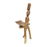 Hocker mit Figurenschmuck, Zentralafrika, 20. Jhdt.