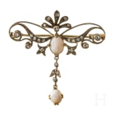 Gold-Brosche mit Opal-Cabochons, um 1910