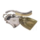 Tischschaufel und -besen mit Monogramm "RR", Frankreich, um 1910/20